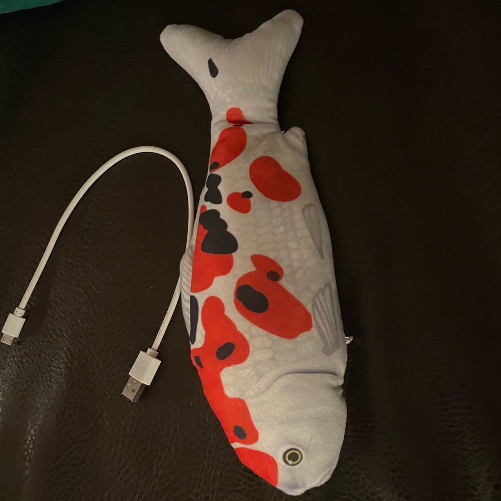 Flippity fish cat toy